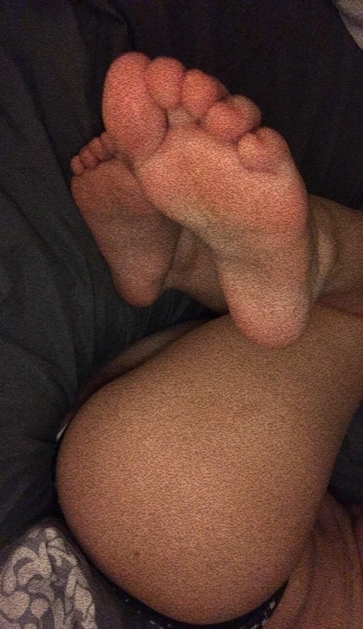 Ligmas cute feet