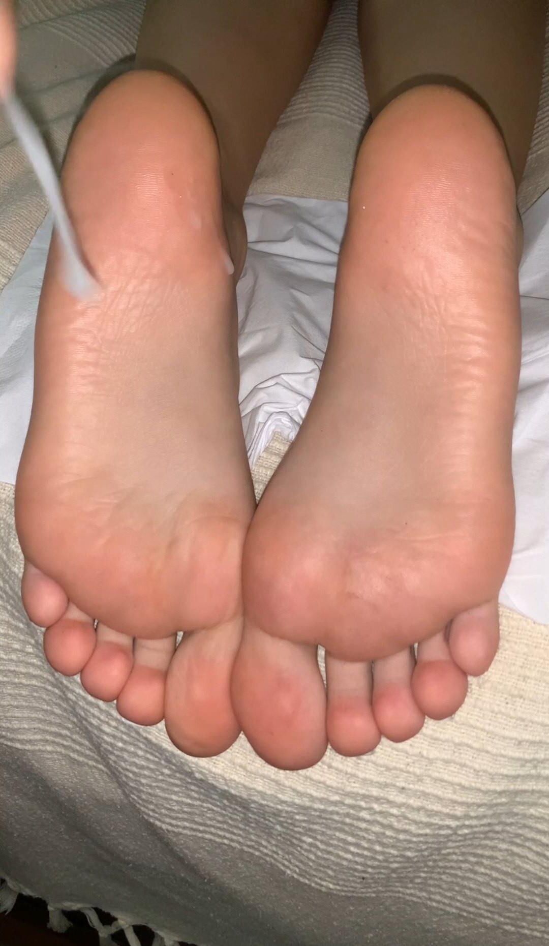 Cum belongs on cute feet 