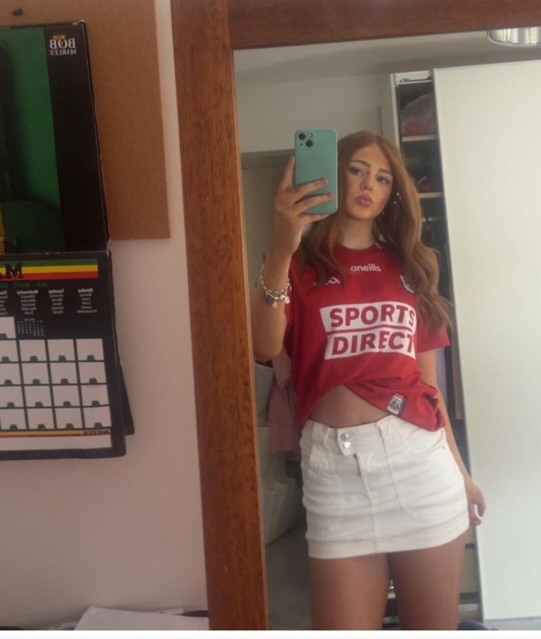 Melissa está lista para su imbécil Gangbang para el Chav Teenie