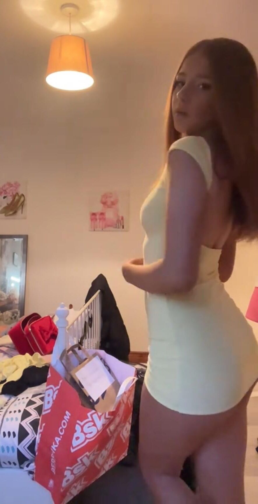 Melissa está lista para su imbécil Gangbang para el Chav Teenie