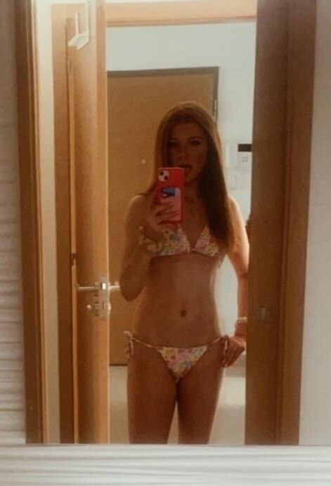 Melissa está lista para su imbécil Gangbang para el Chav Teenie