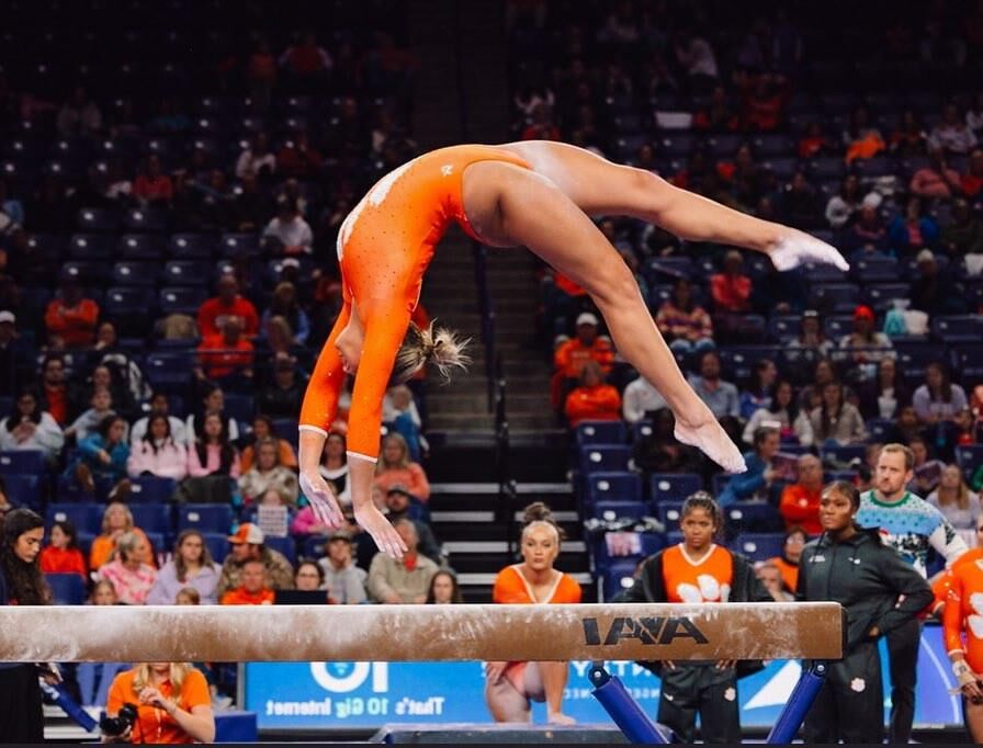 ¡Vuele al fin de semana con gimnastas! 