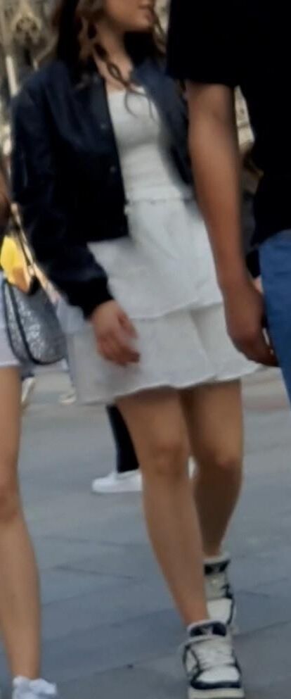 Streetgirls em shorts