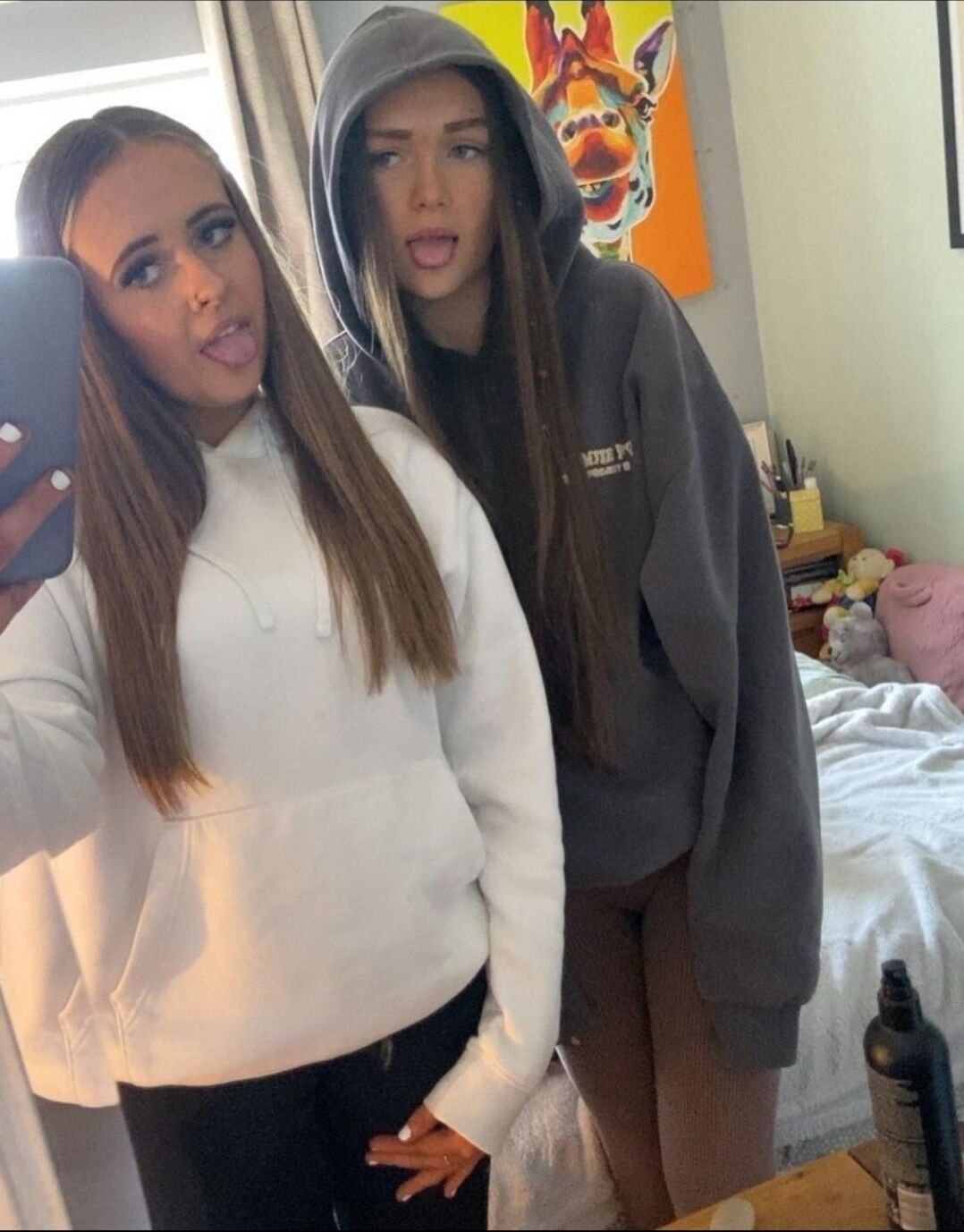 Use essas máquinas de foda adolescente aisling e shauna para gozar