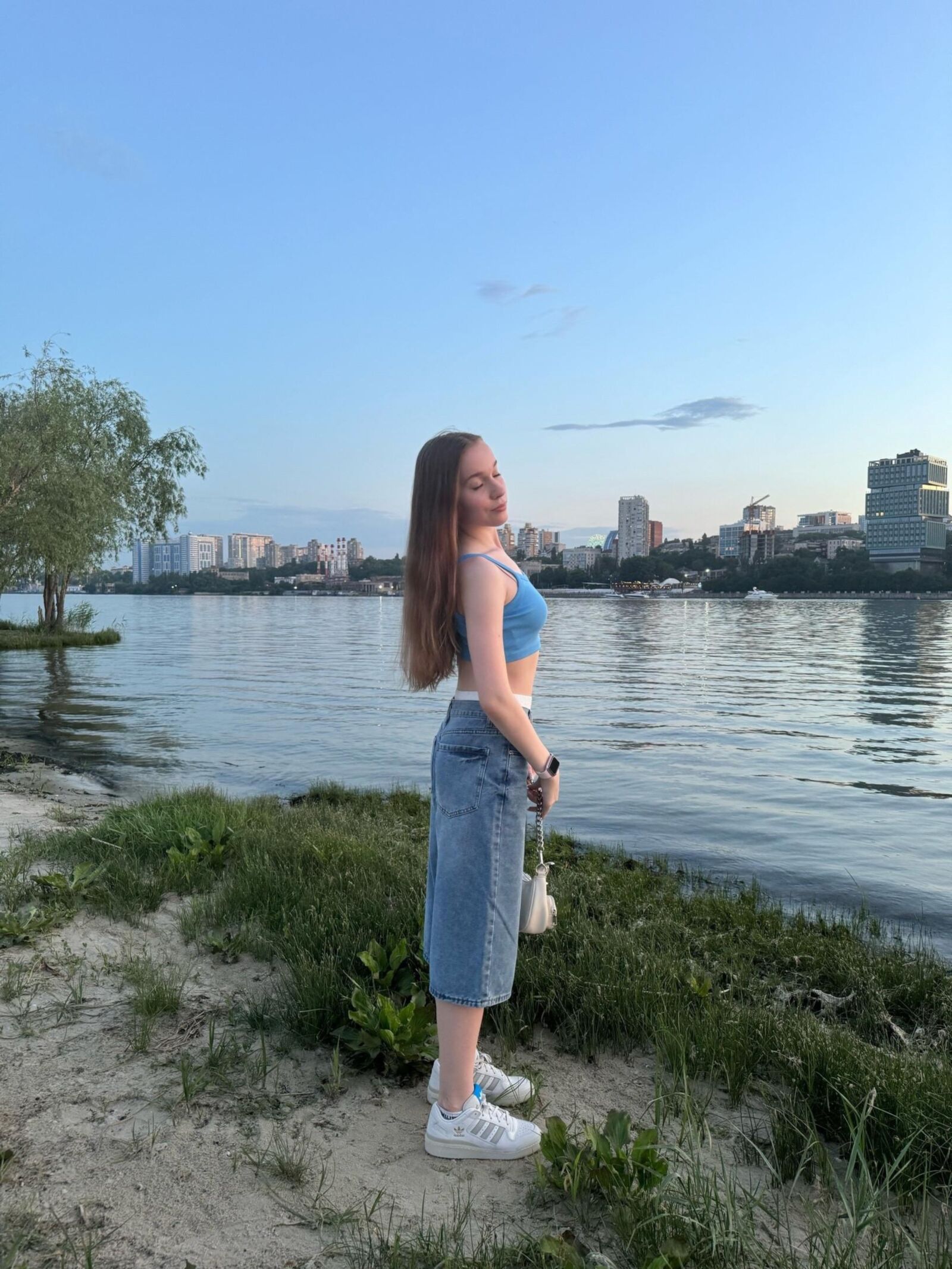 Не обнаженные подруги смешаны