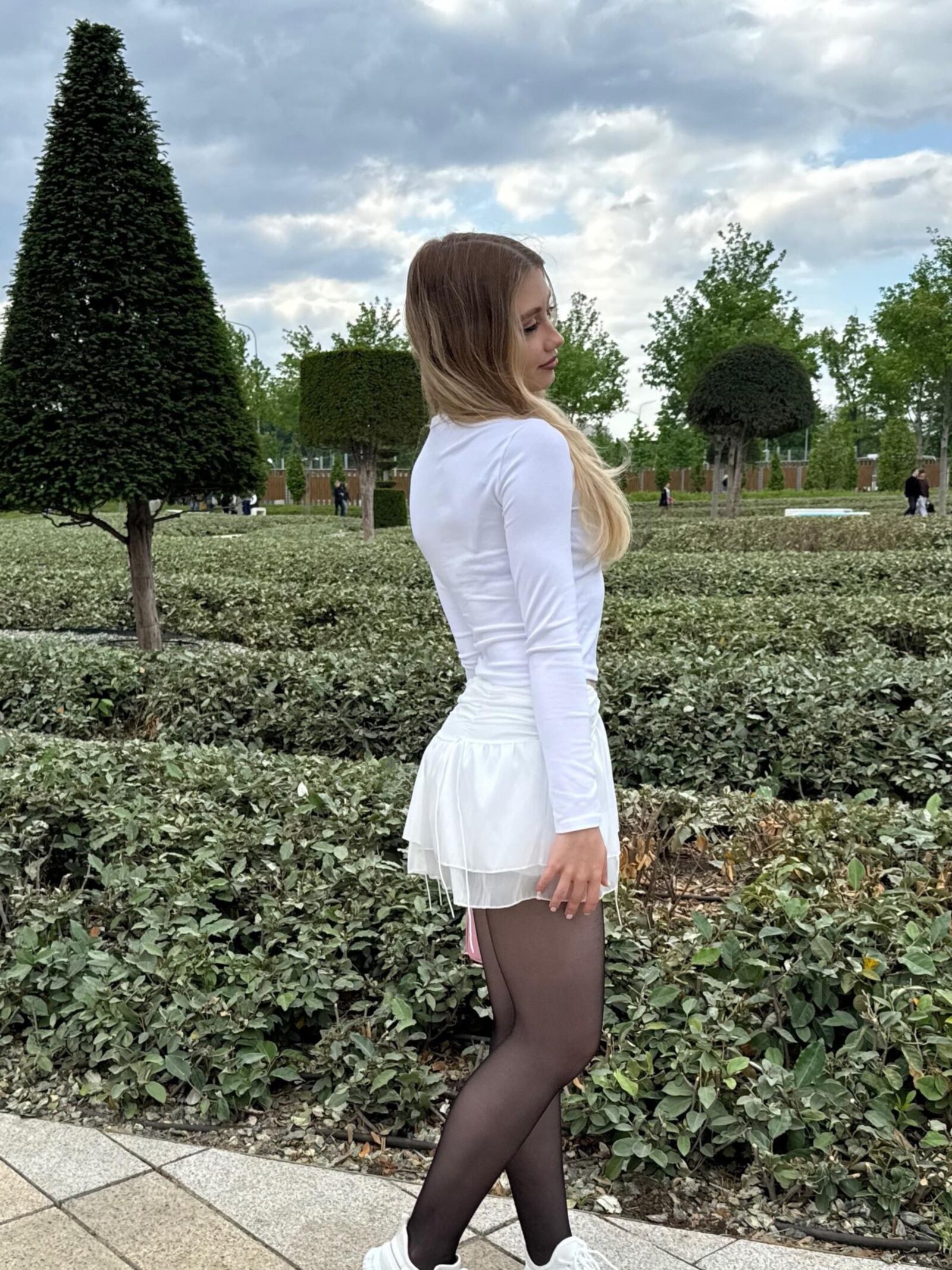 Не обнаженные подруги смешаны