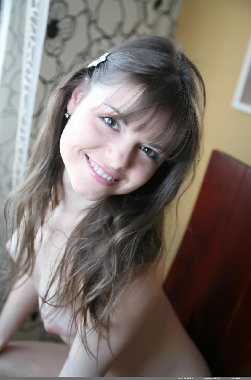 Petite Brunette Teen Linnda