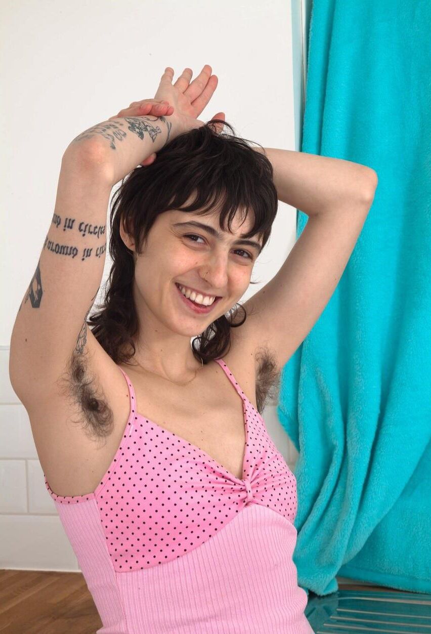 Tinta peluda punk adolescente frida