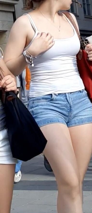 Streetgirls in shorts 