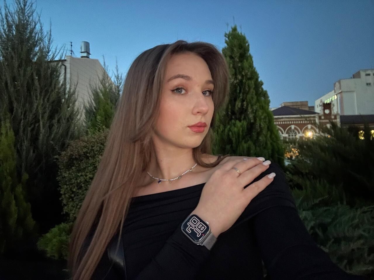 Не обнаженные подруги смешаны