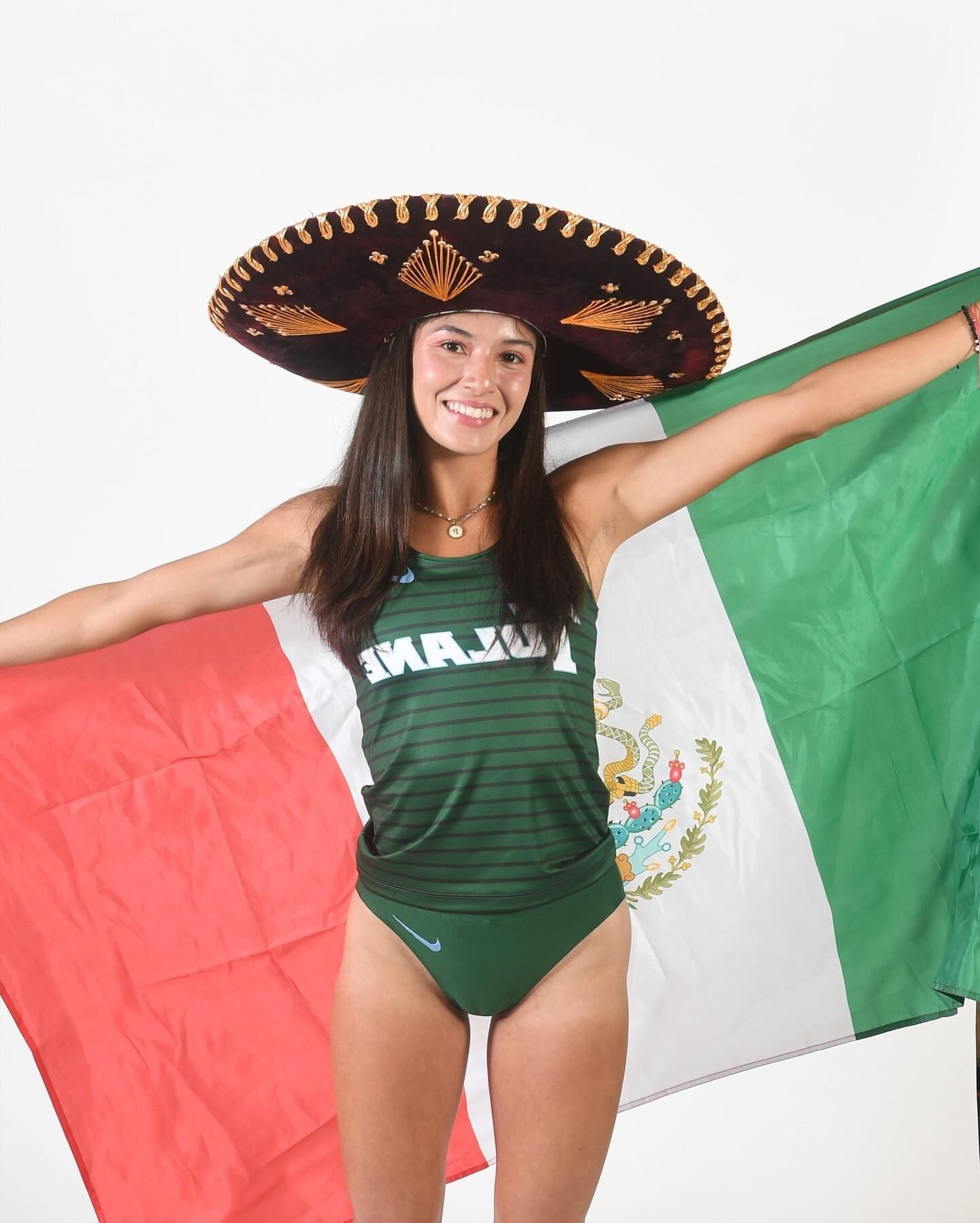 Las pequeñas putas deportivas necesitan semen