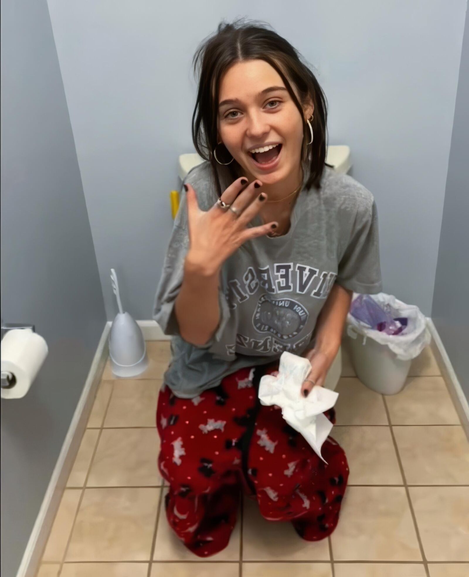 Toilet Bowl Girls 