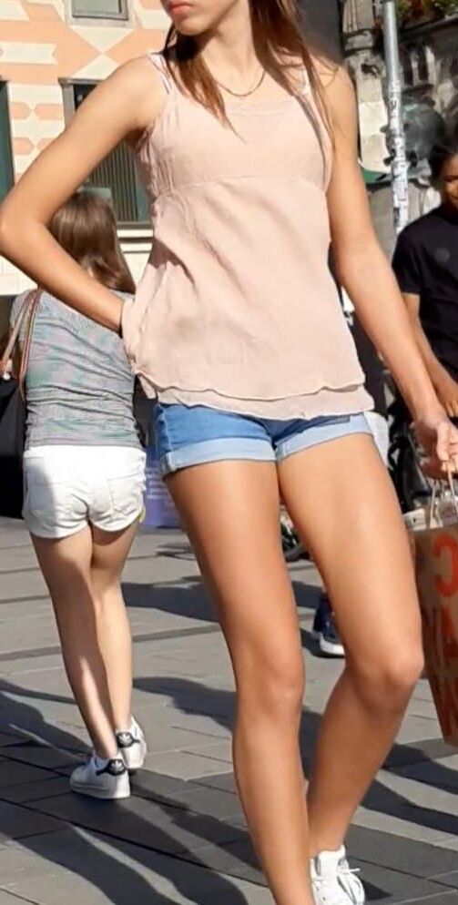 Streetgirls in shorts 