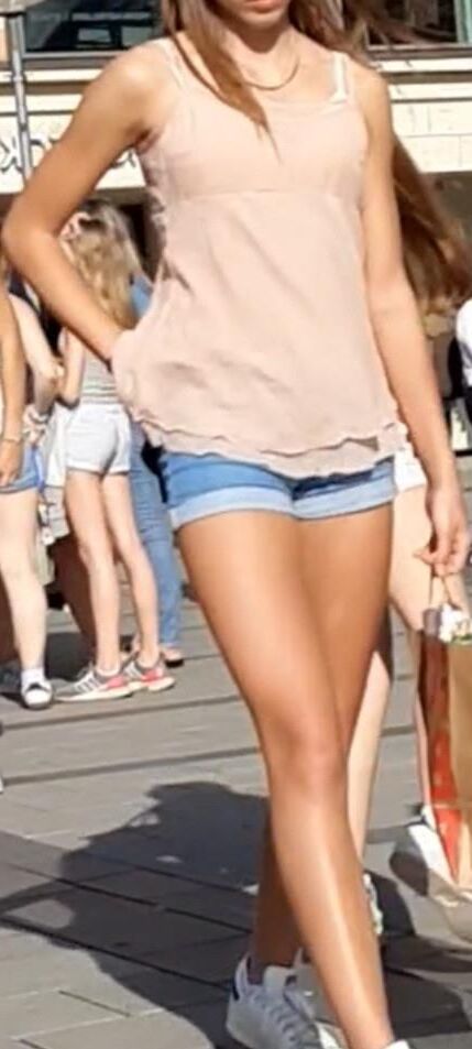 Streetgirls in shorts 