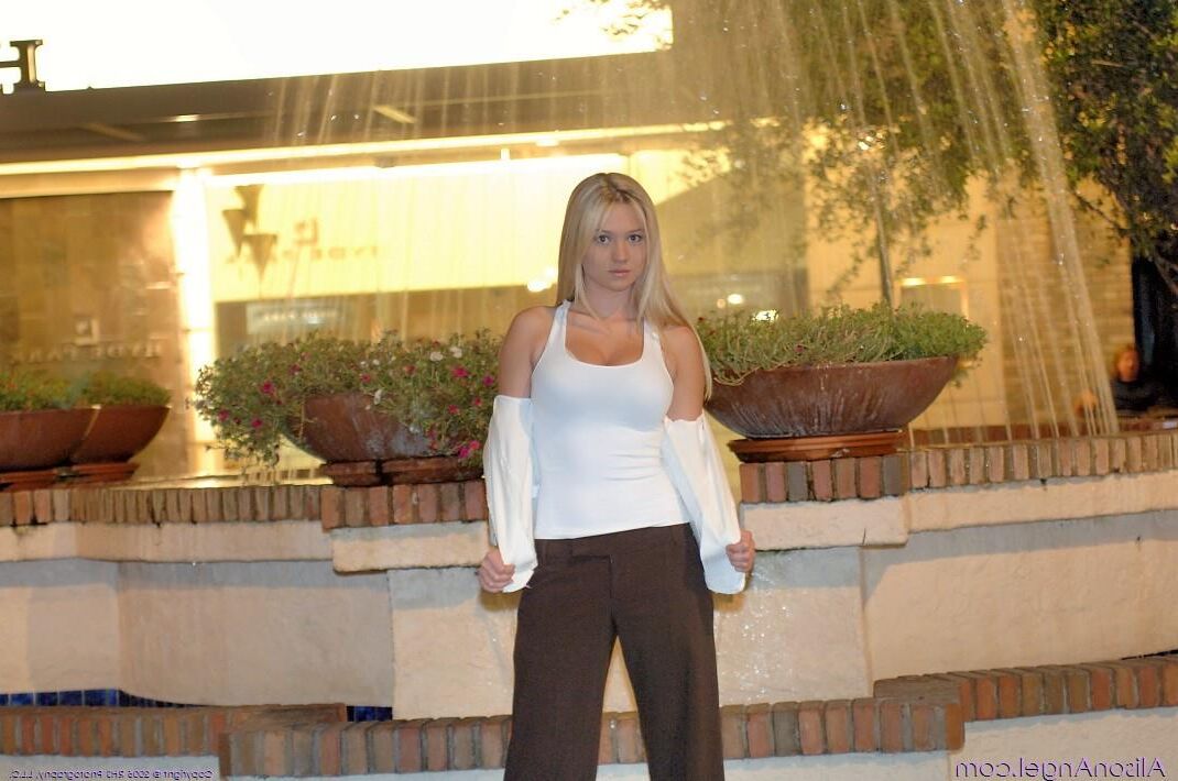 Alison Angel una noche en la ciudad