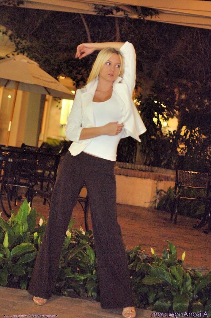 Alison Angel una noche en la ciudad