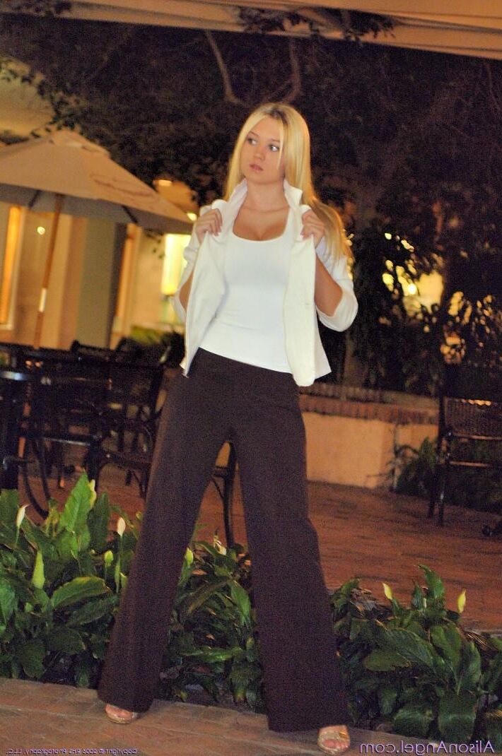 Alison Angel una noche en la ciudad