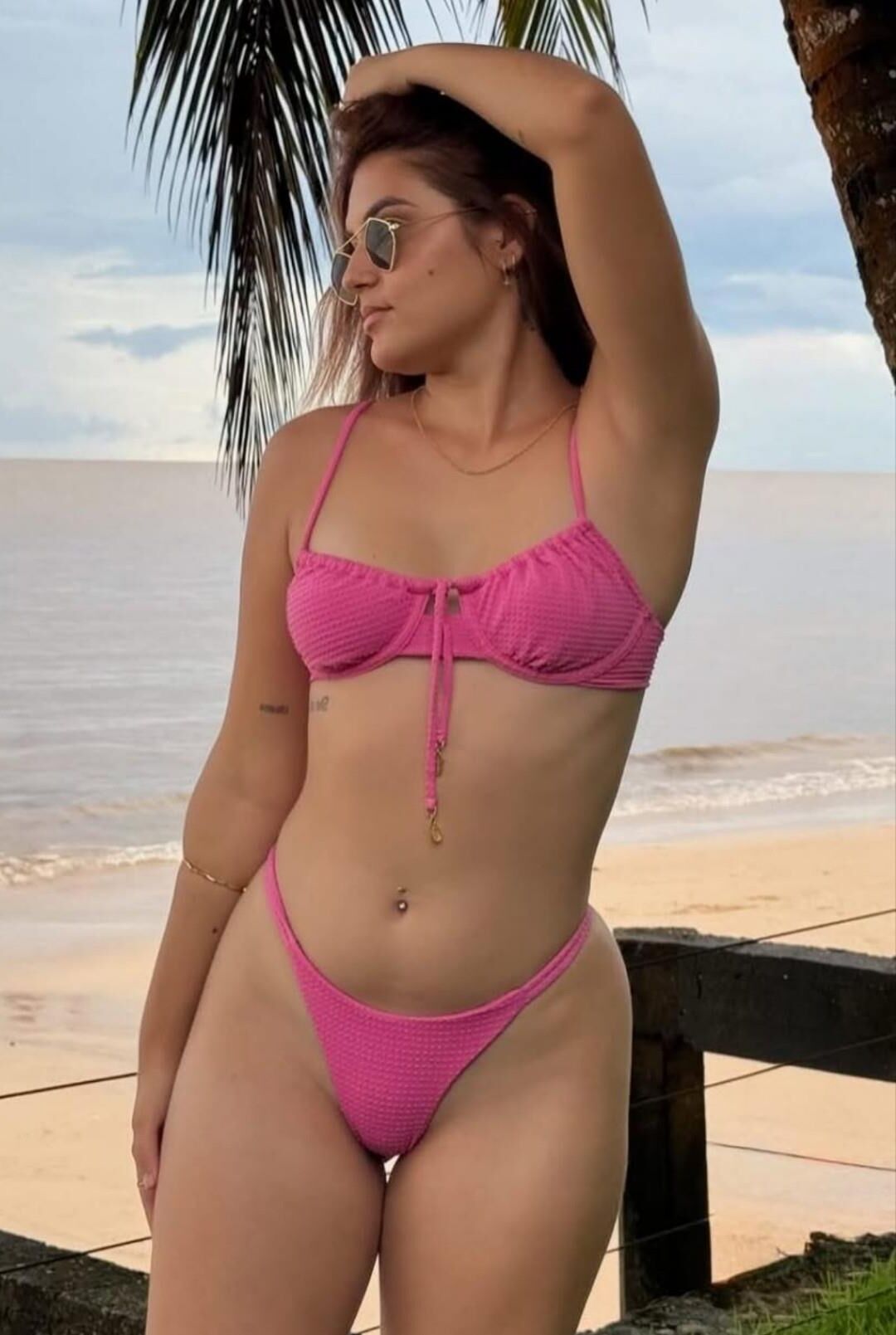 Beautiful beach babes 