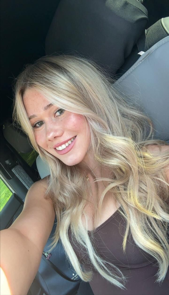 Big titter Julia is a yo wannabe influencer and full time slut