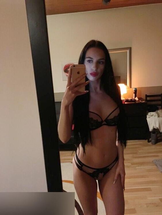 Lia Bare Hooker Baden