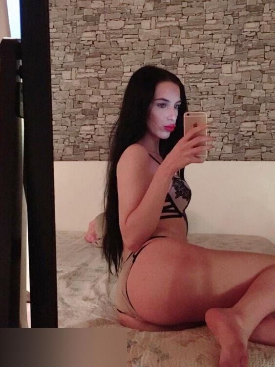Lia Bare Hooker Baden