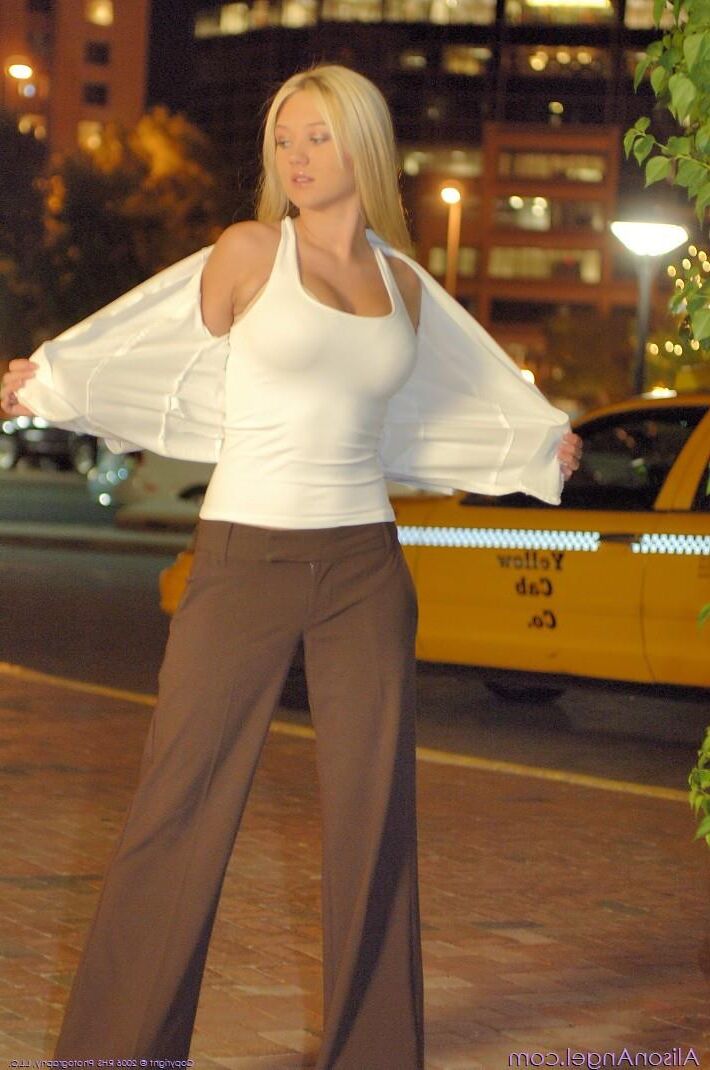 Alison Angel una noche en la ciudad