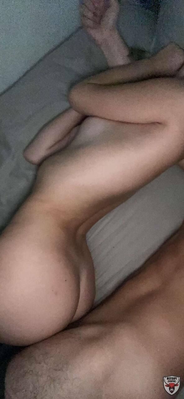 Adolescente rubia perfecta