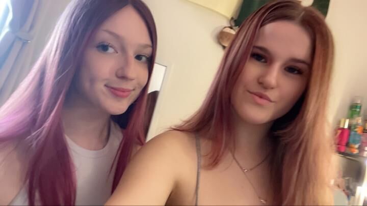 yo blonde slut Syd loves taking selfies