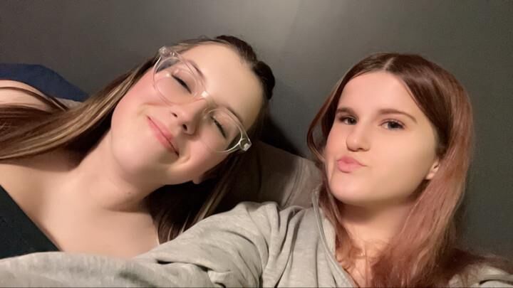 yo blonde slut Syd loves taking selfies
