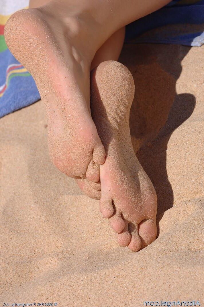 Alison Angel Blonde, tetas y playa