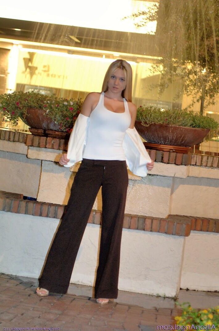Alison Angel una noche en la ciudad