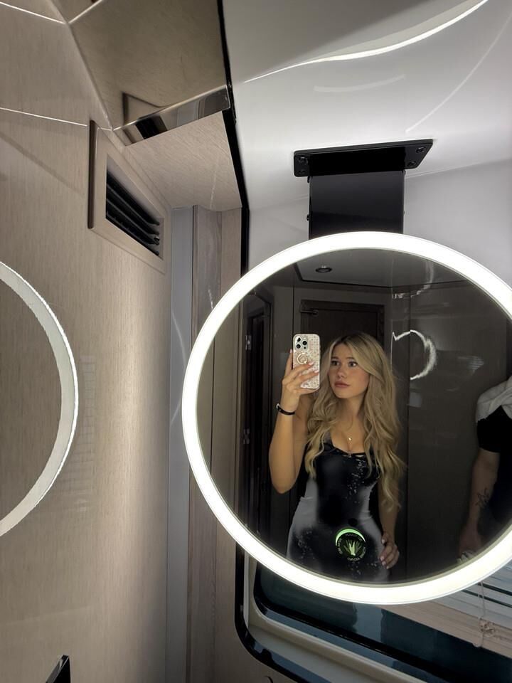 Big titter Julia is a yo wannabe influencer and full time slut