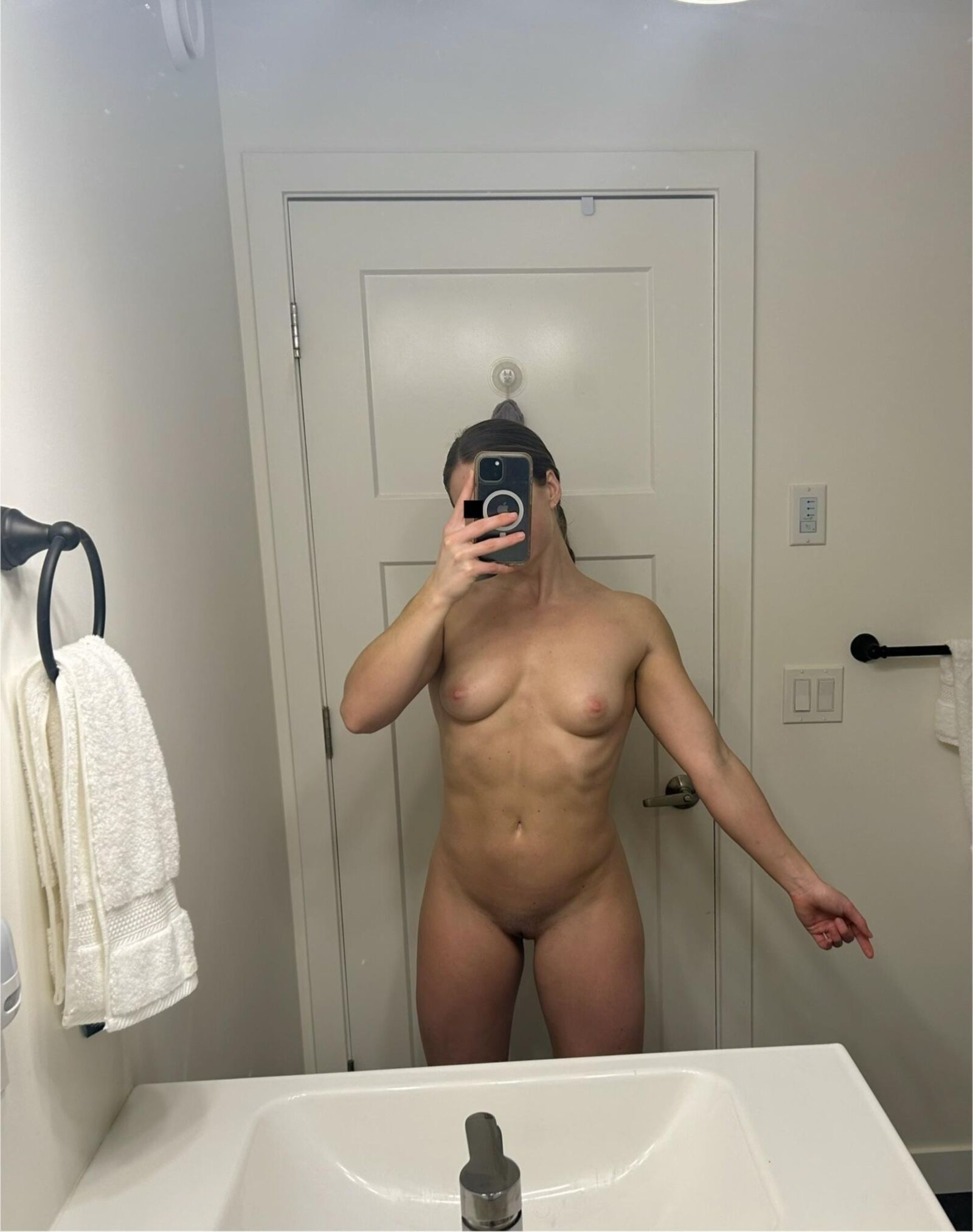 Nude mirror teen