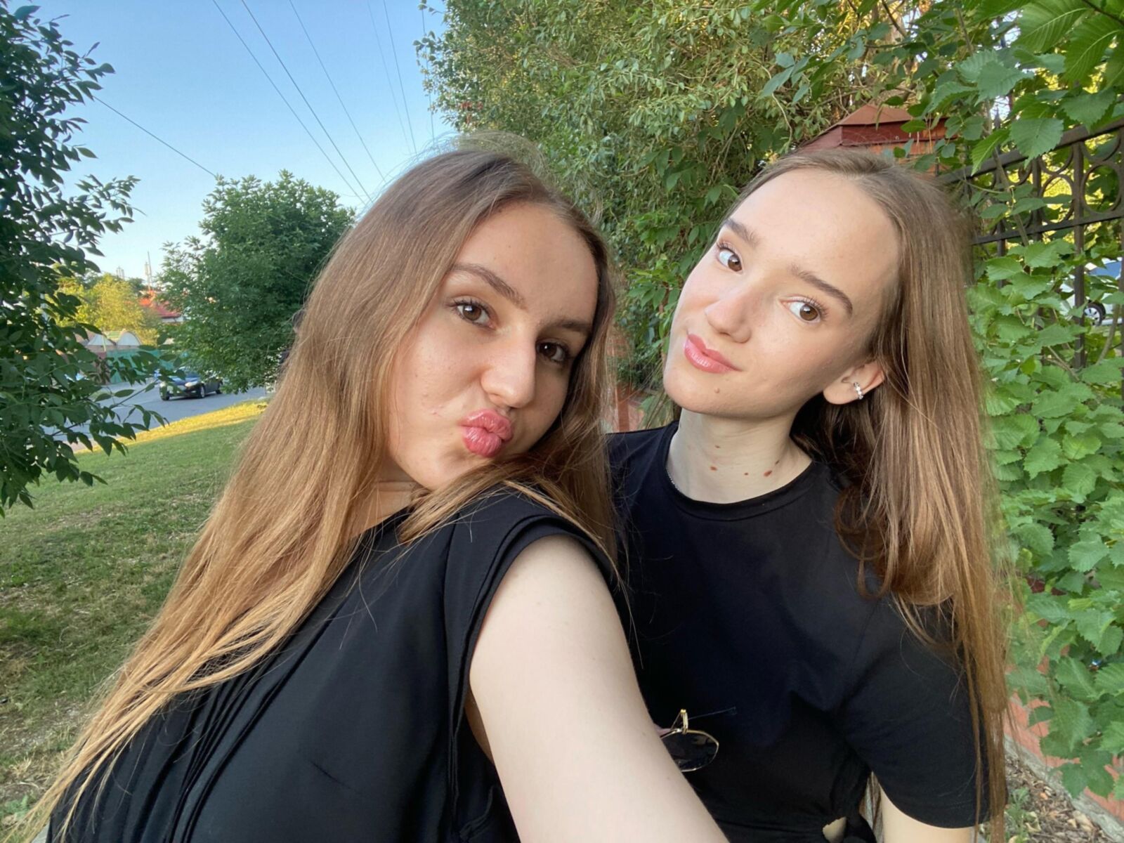 Non Nude Sisters And Friends