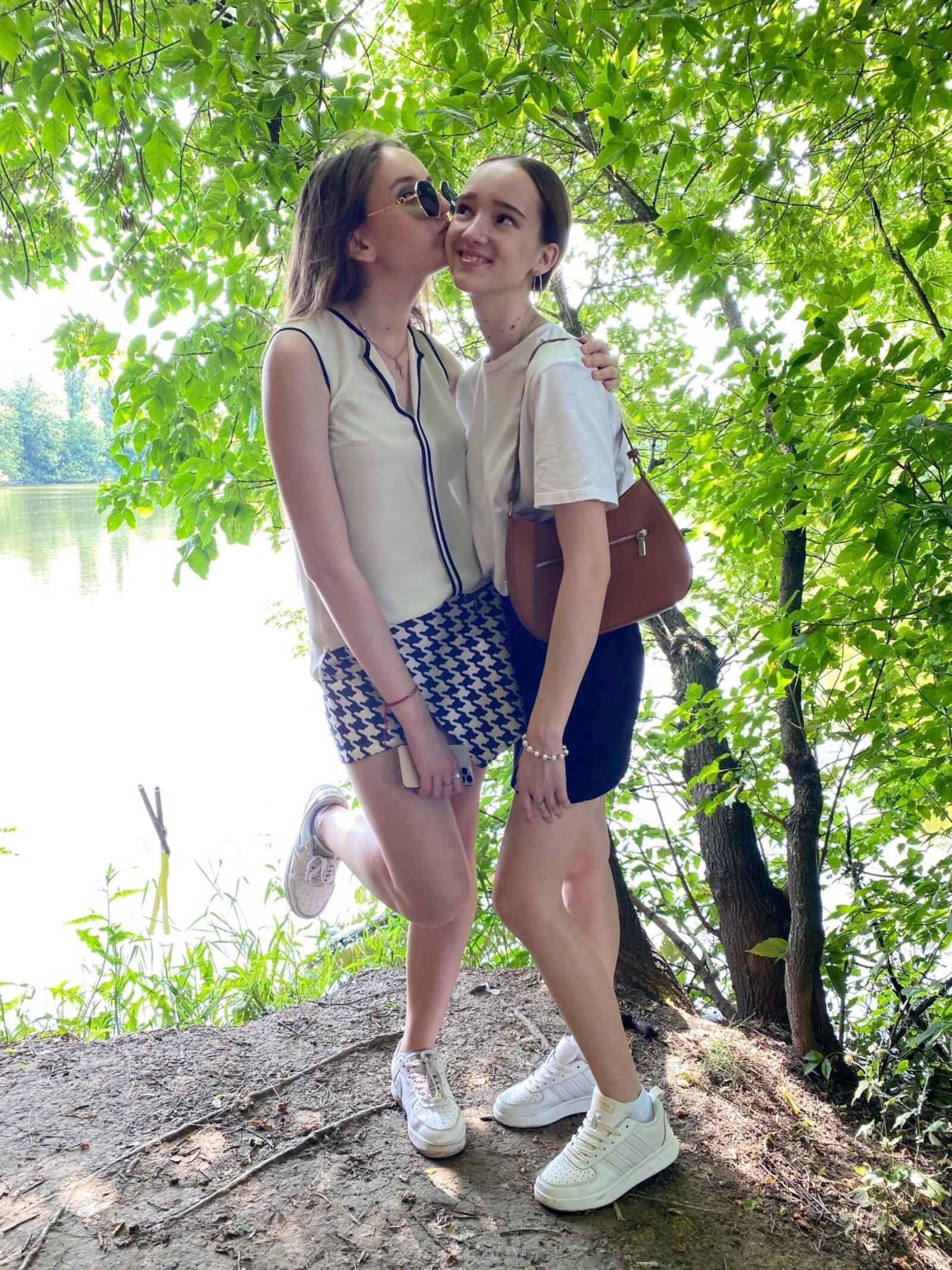 Non Nude Sisters And Friends