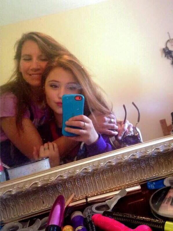 Amateur Mother And Daughters