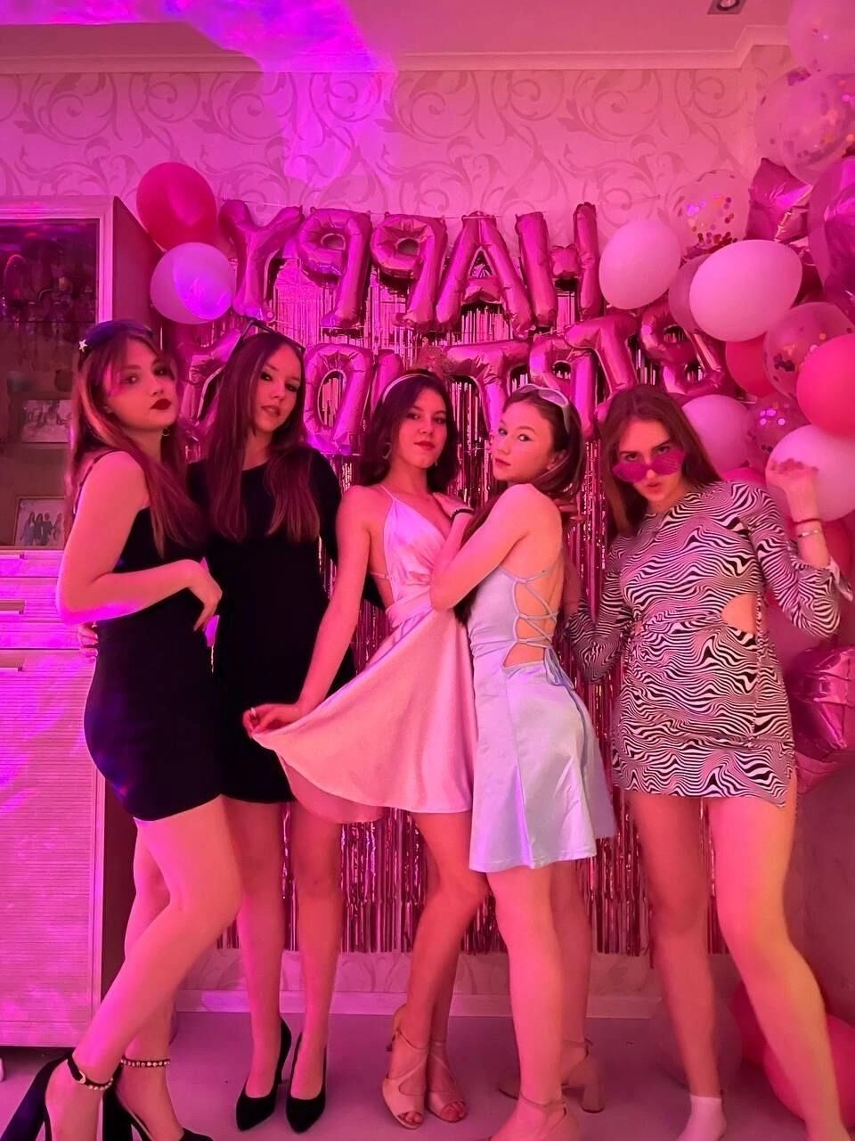 Non Nude Sisters And Friends