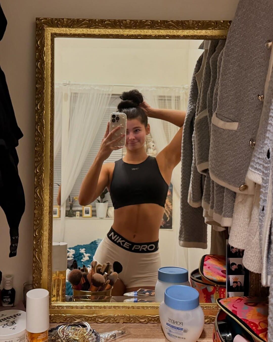 Cum on these tight sports bodies 