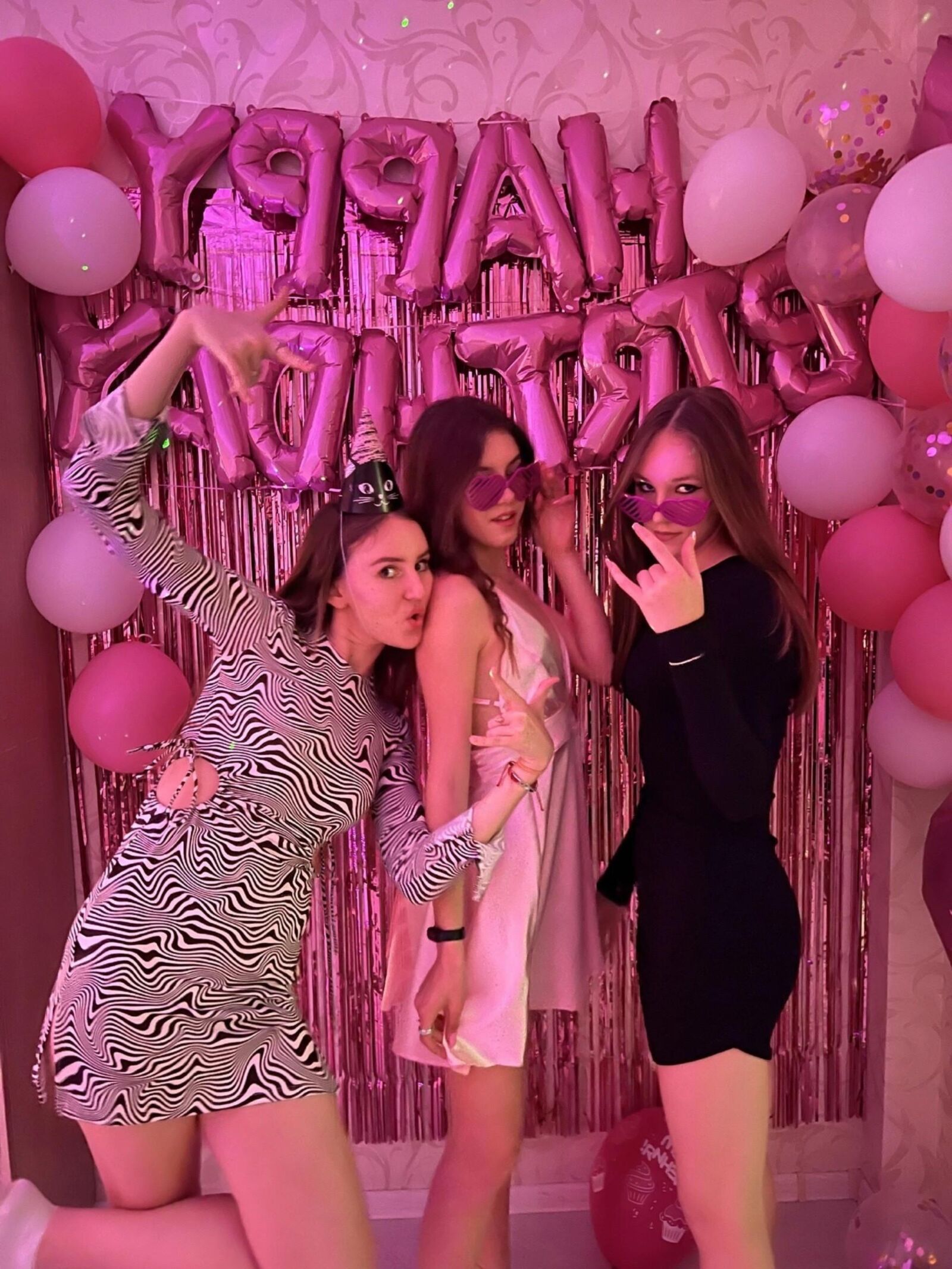 Non Nude Sisters And Friends