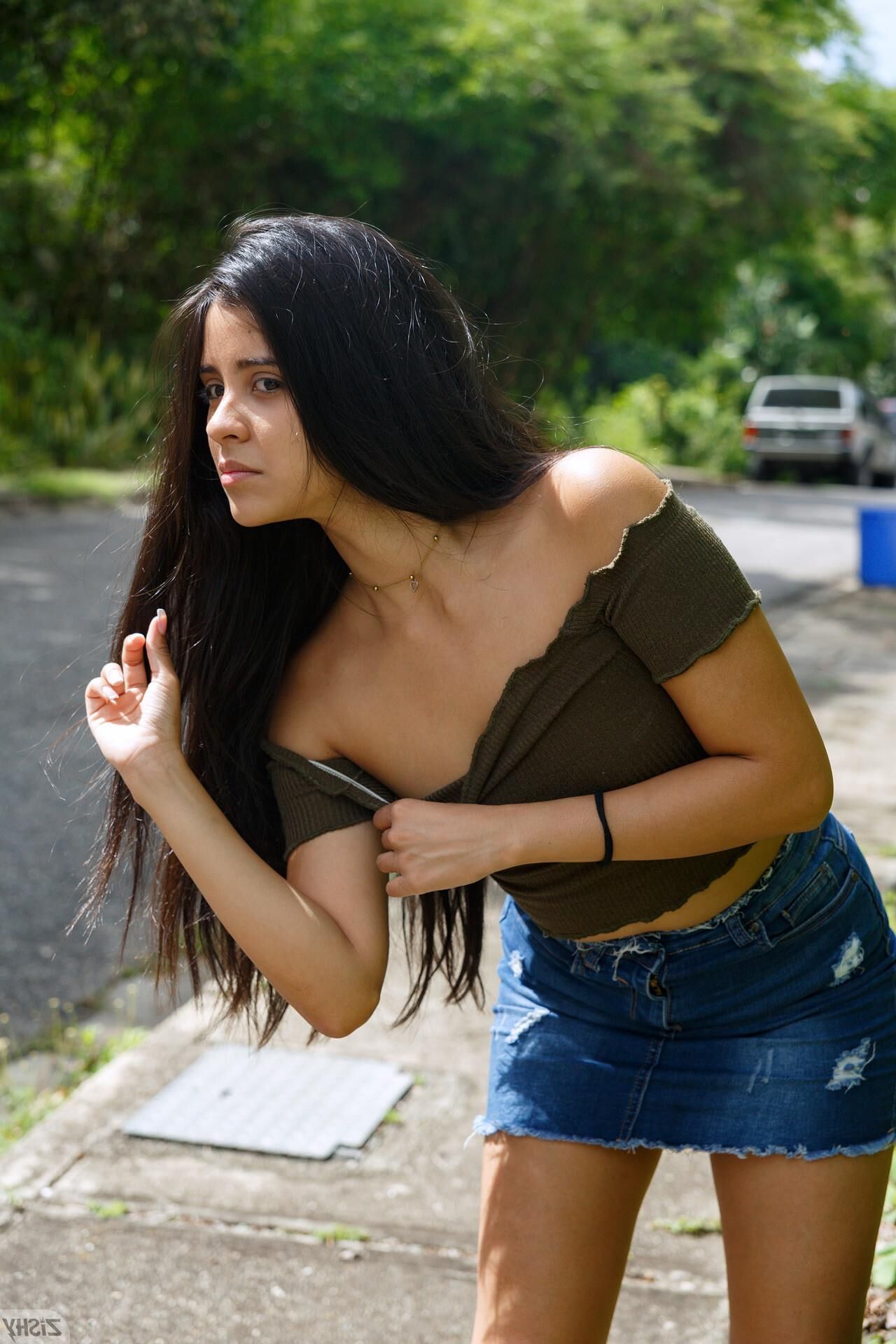 Katie Arias From Vanezeula