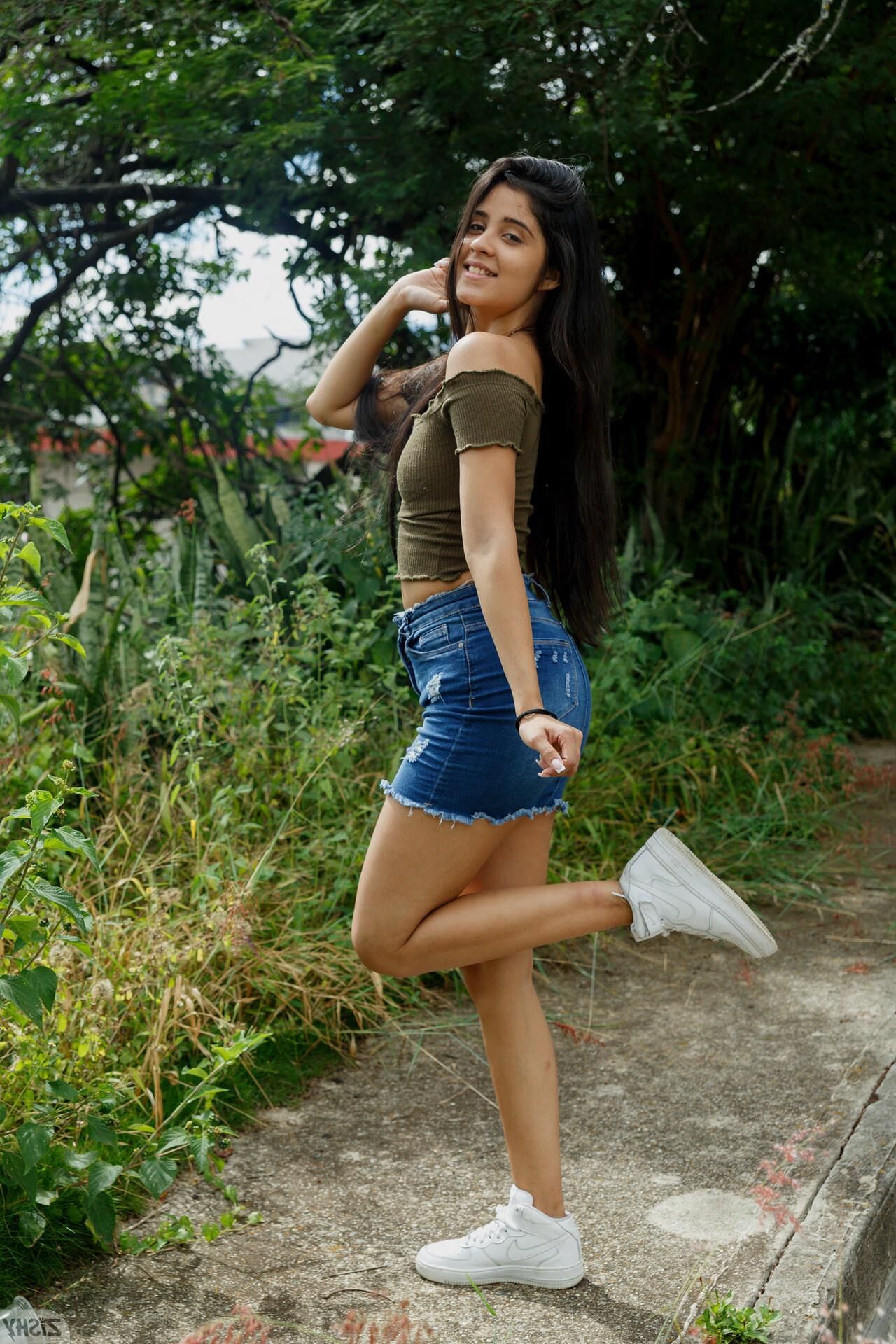 Katie Arias From Vanezeula