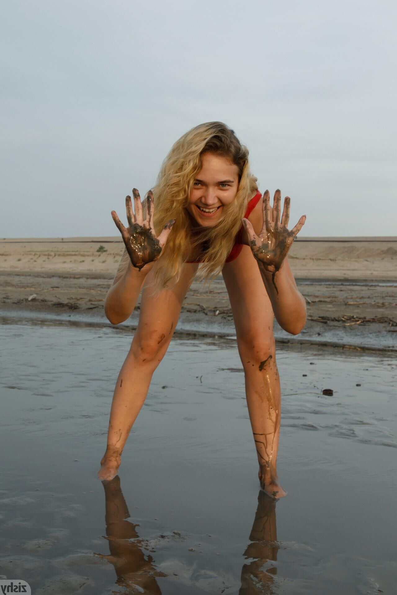 Sofia Orlova sur la plage de Gryaznyy