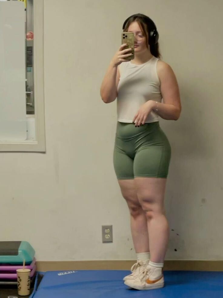 Young Fit PAWG Fashion Blogger