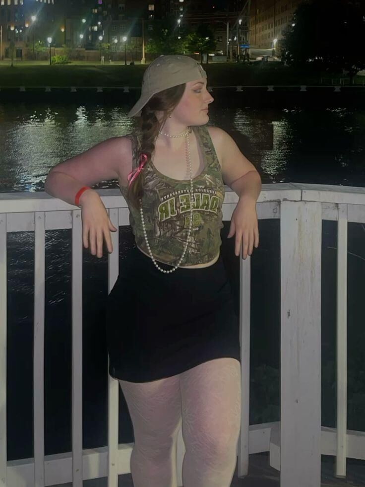 Young Fit PAWG Fashion Blogger