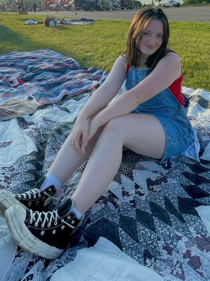Young Fit PAWG Fashion Blogger