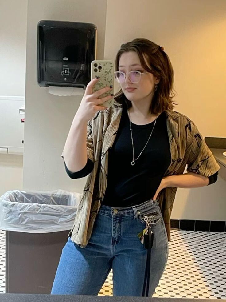 Young Fit PAWG Fashion Blogger