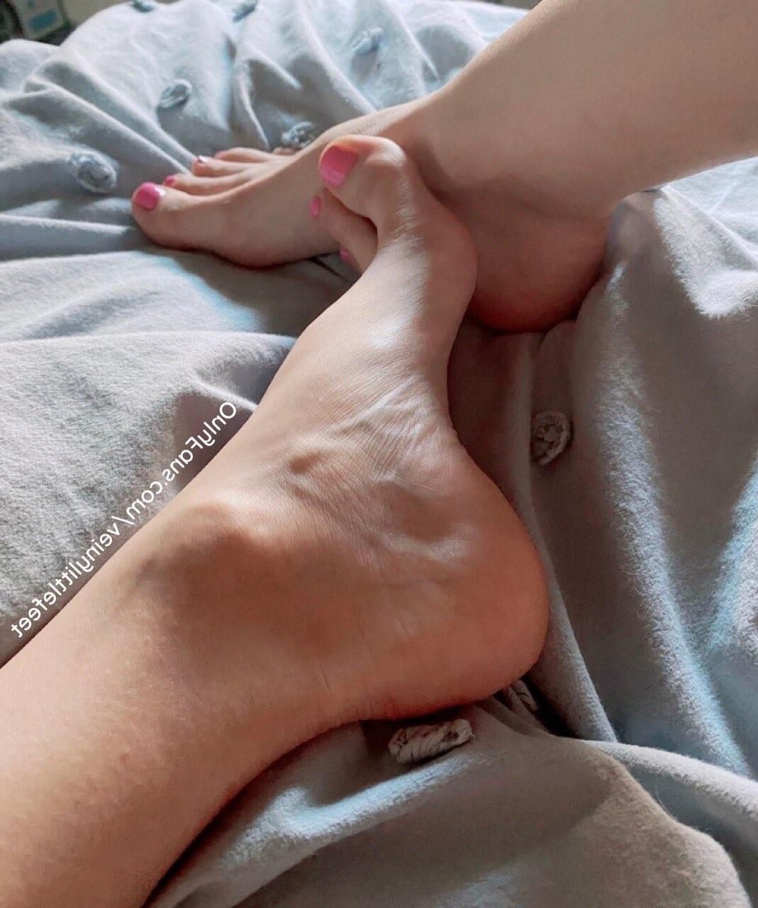 Pieds de près