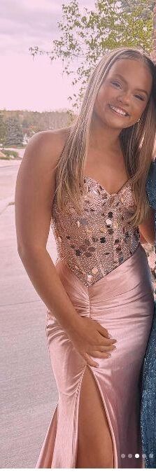 Salope blonde sexy