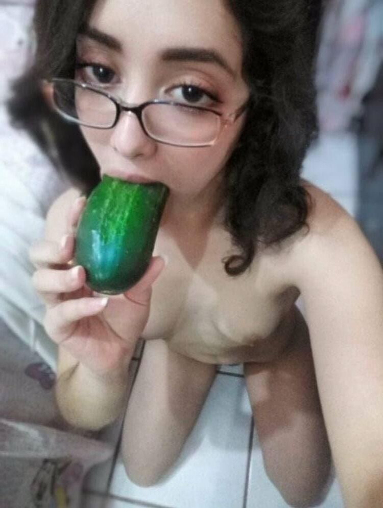 La jolie Latina GF est une pute timide