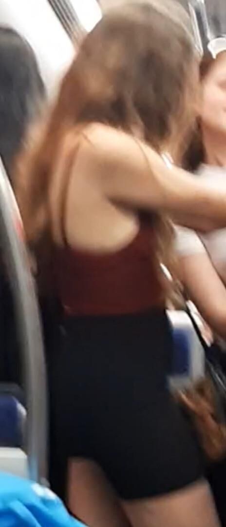 Braless Streetgirls 